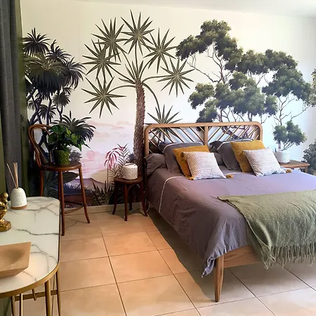 Chambre en Drôme Tropicale-2